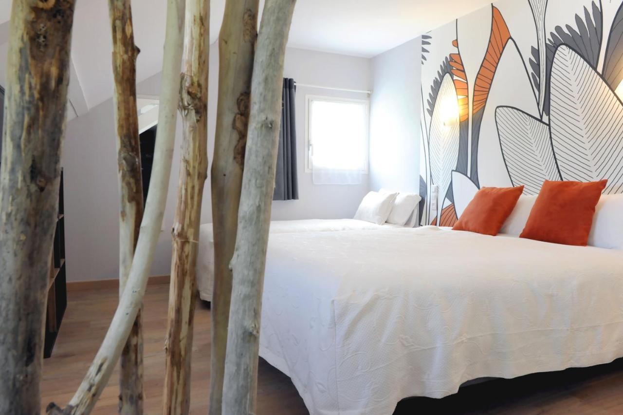 Logis Hotel L'Ayguelade Bielle ภายนอก รูปภาพ