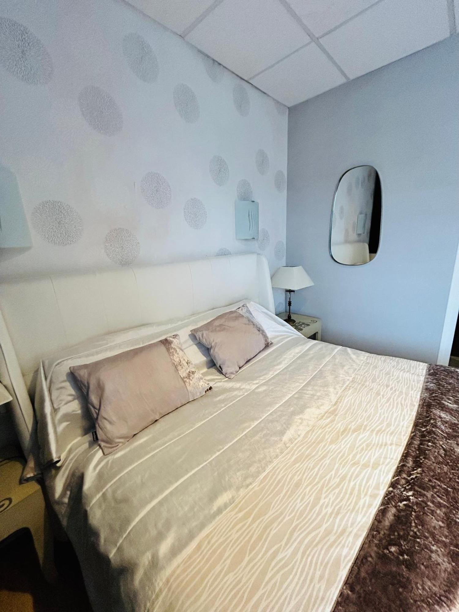 Logis Hotel L'Ayguelade Bielle ภายนอก รูปภาพ