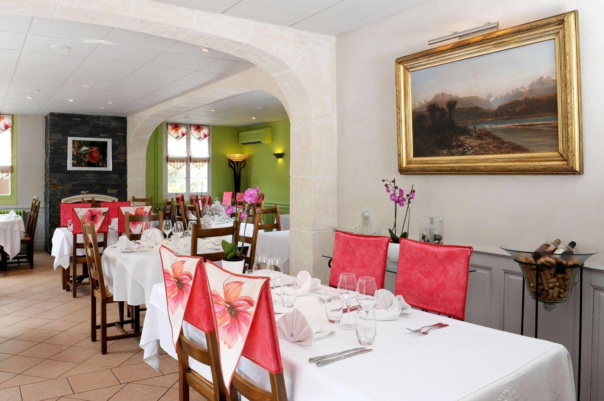 Logis Hotel L'Ayguelade Bielle ภายนอก รูปภาพ