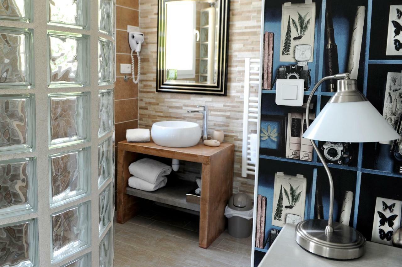 Logis Hotel L'Ayguelade Bielle ภายนอก รูปภาพ