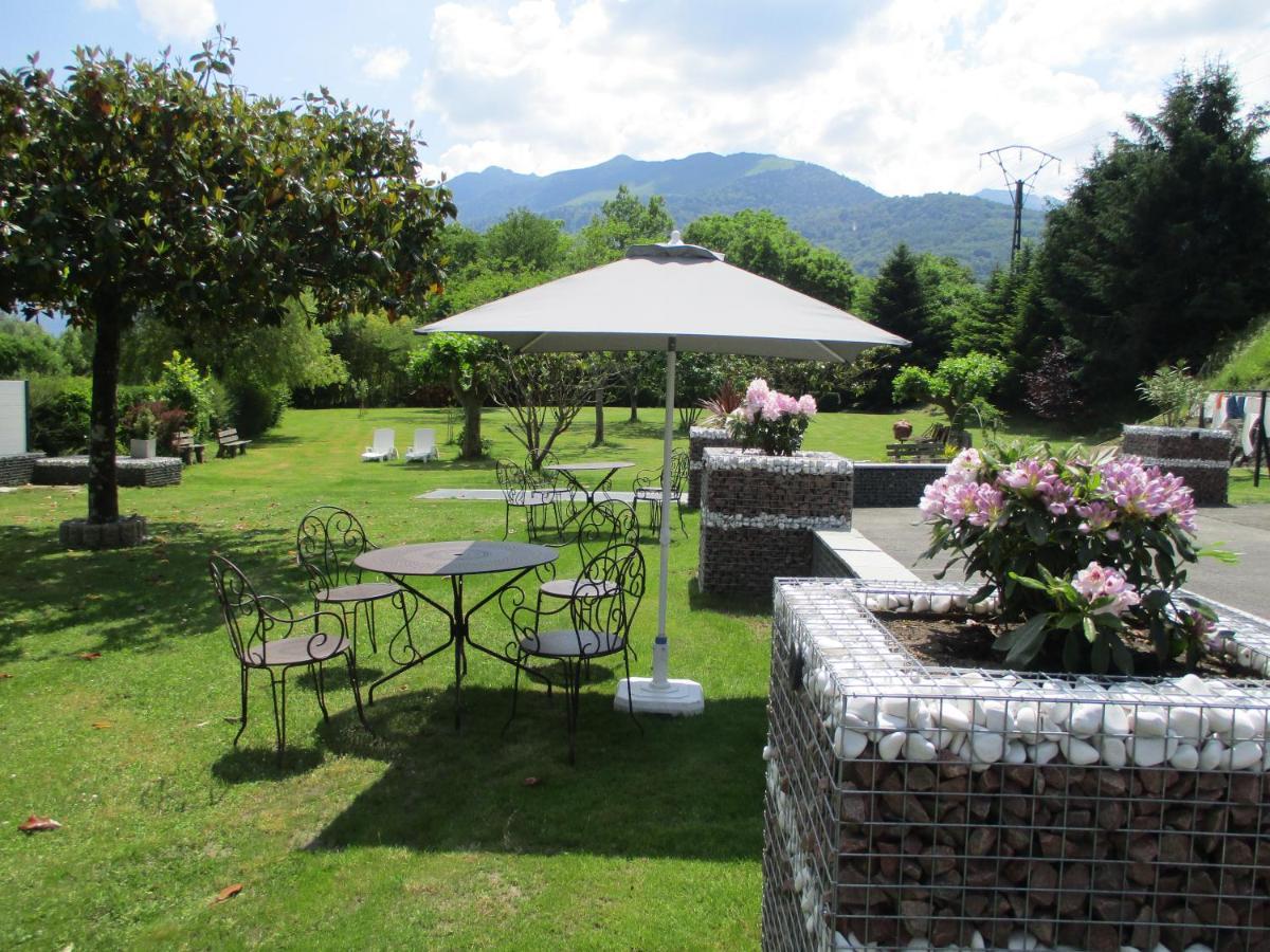 Logis Hotel L'Ayguelade Bielle ภายนอก รูปภาพ